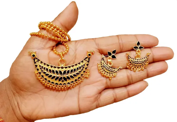 Assamese_Traditional_Gold_Plated_Black_Colour_Joonbiri_Chain_Jewellery_Set_For_Women